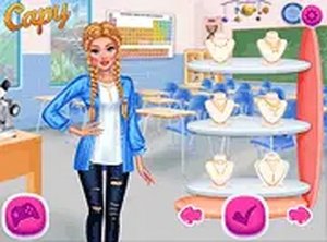 College Fashion Dress Up Game