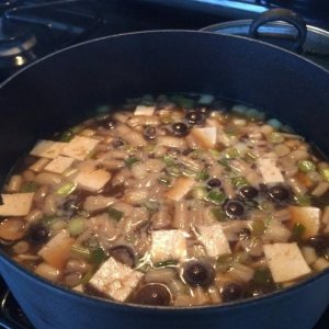 20-Minute Japanese Tofu and Shiitake Soup for Cozy Dinners