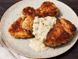 Crispy Pork Cutlets With Pickle-Jalape&ntilde;o Gravy: A Home Cook's Guide